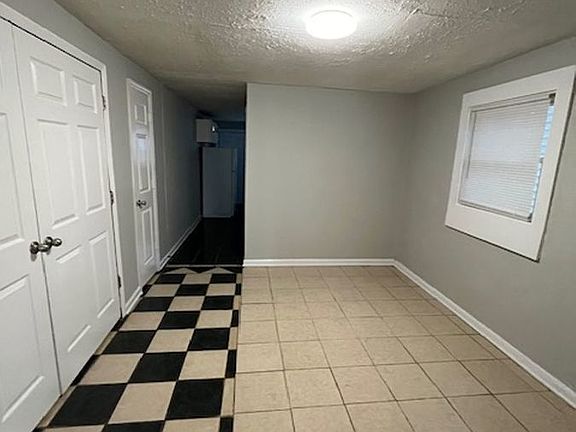 4th image of 728 N Broadway Unit B