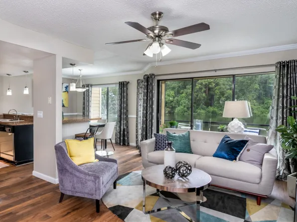 Lakes of Northdale Apartments