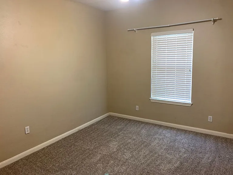 947 River Rock — Photo 20