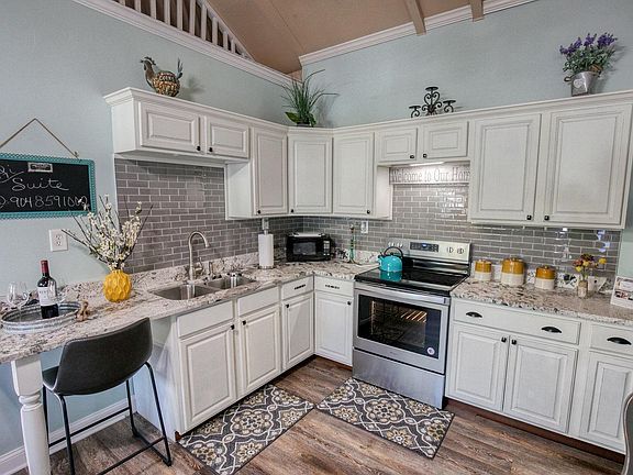 5th image of 1937 Grove Bluff Cir W