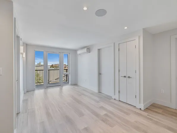 2605 Snyder Avenue image 8 of 26