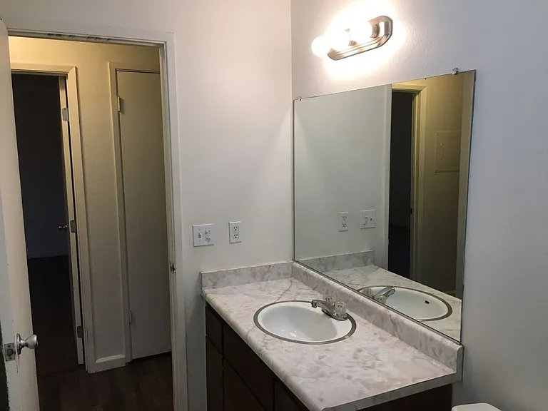 1605-1609 Front St #1611 — Photo 14