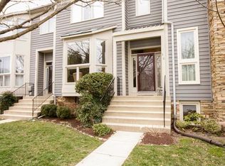 30 Taverngreen Ct, Baltimore, MD 21209