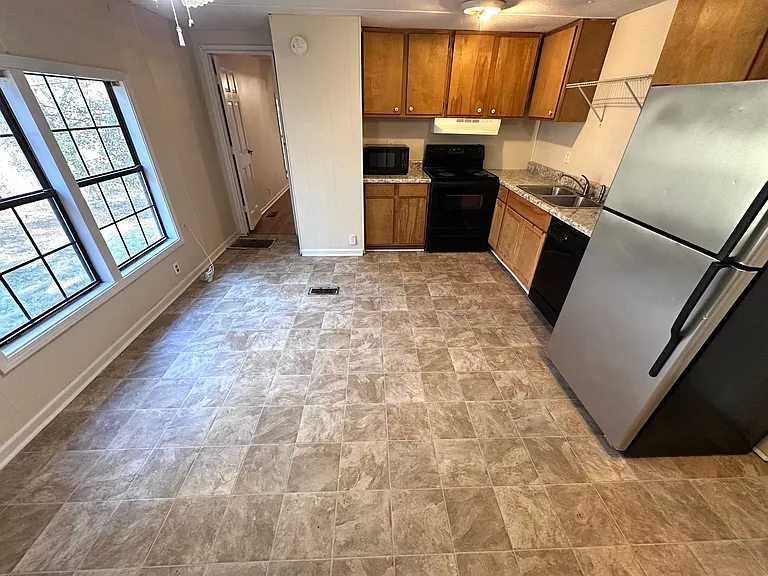 2622 Callier Springs Rd SE — Photo 3
