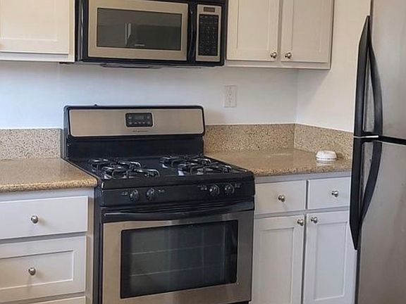 4th image of 1653 N Vista St #2