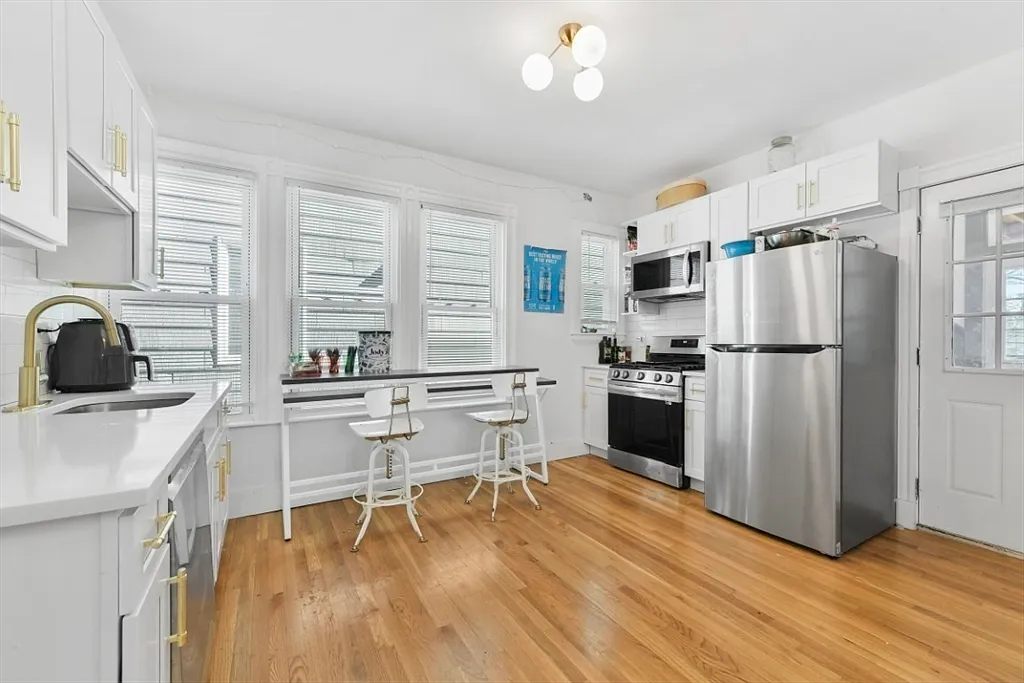 5 bed, 1400 sqft, $8,000 — Photo 3