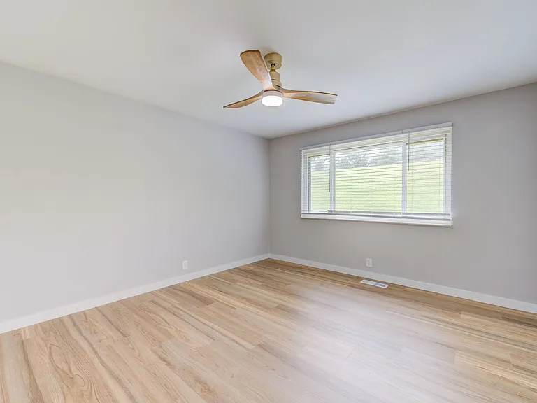2303 Ida Dr — Photo 16