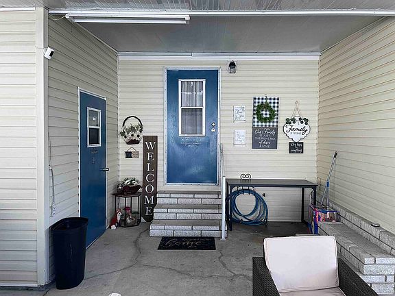 3rd image of 817 Owl Ln