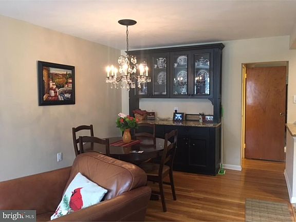 5th image of 11938 Glenfield St