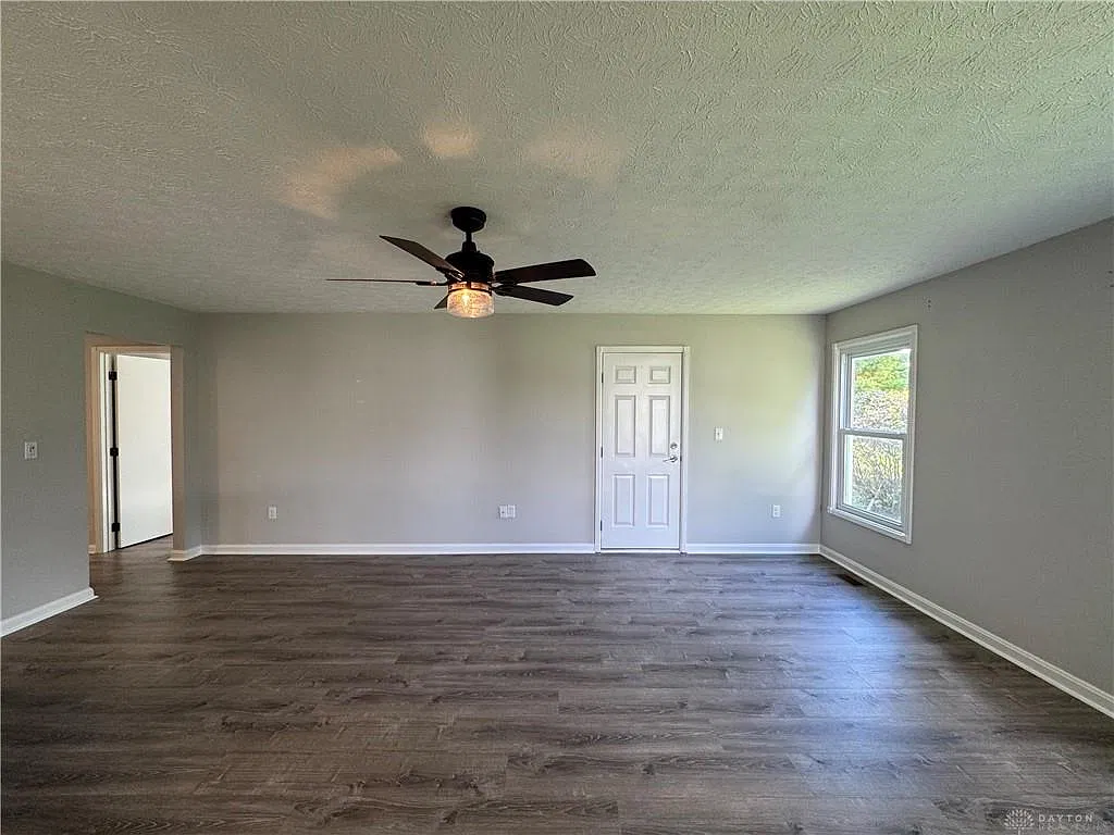2 bed, 1.5 bath, 1174 sqft, $1,400 — Photo 3
