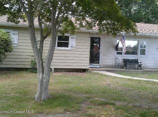 916 Berkeley Ave, Beachwood, NJ 08722