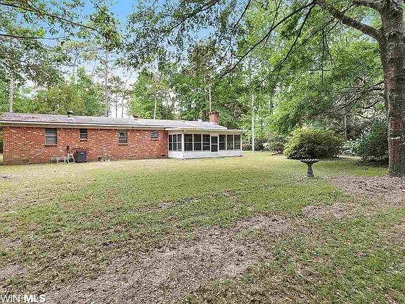 2nd image of 9132 Woodland Dr
