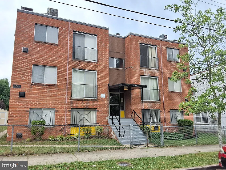 3241 Ely Pl SE #303