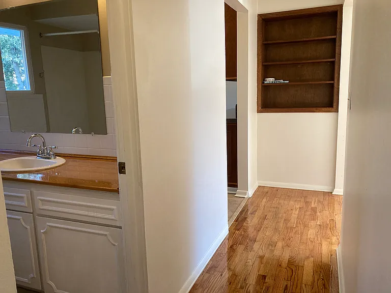 606 Lynn Dr — Photo 4