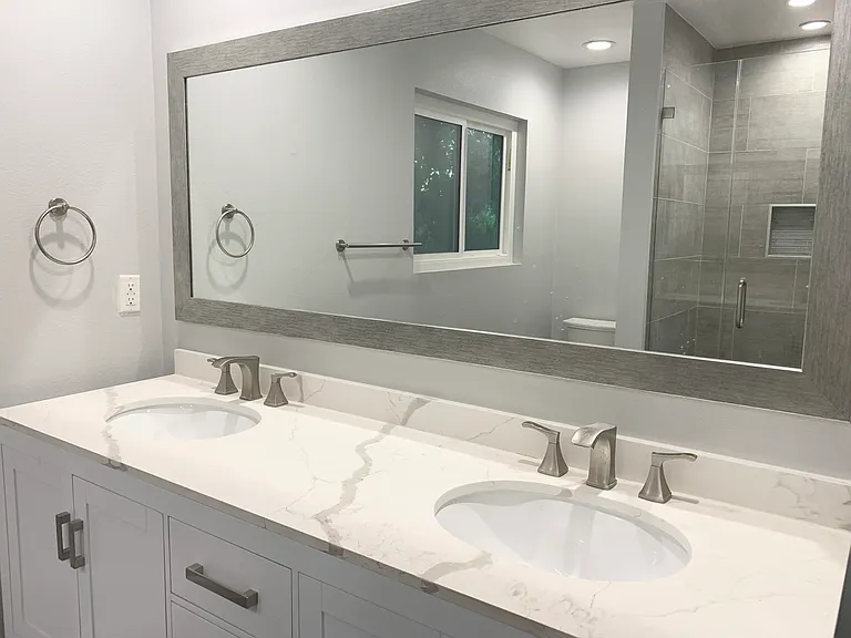 upstairs fully modern bathroom shared with bedrooms 2 and 3