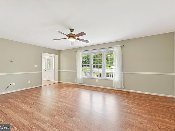 5th image of 7513 Melton Ct