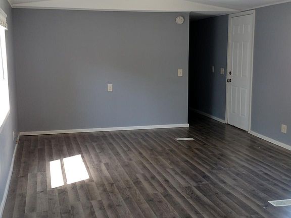 2nd image of 930 W Bonny Doon Ln
