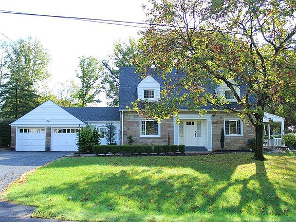 2nd image of 3209 Forest Ln