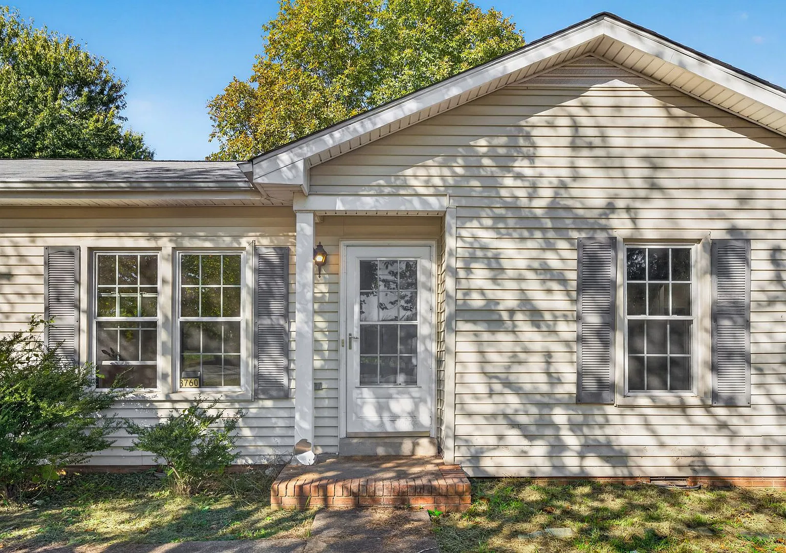3 Bedroom Pet Friendly Home For Rent In St. B Area! — Photo 4