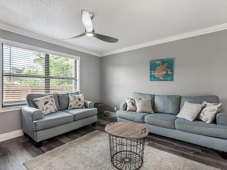 324 W Pine St #11 — Photo 10