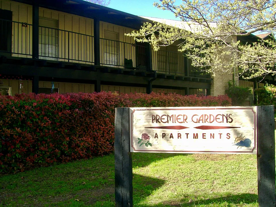 Premier Gardens Apartments