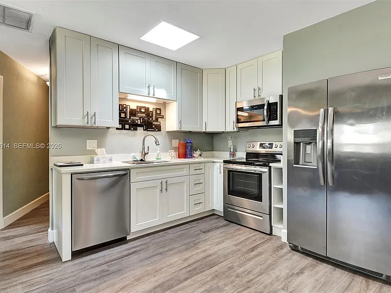 781 Little Pine Dr — Photo 3