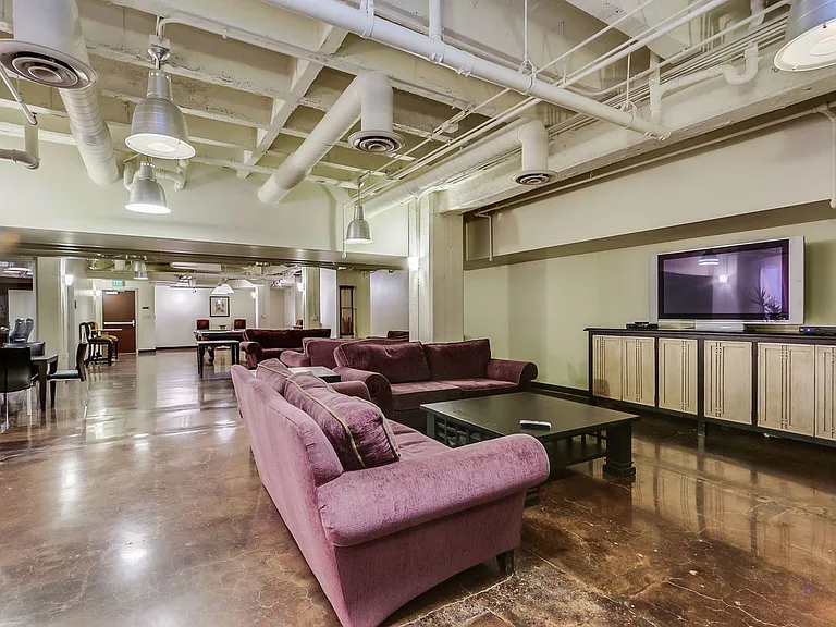 114 W Adams St #610 — Photo 41