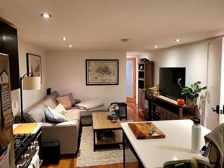 1007 S Kenwood Ave #1 — Photo 4
