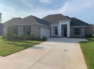 140 Flora Ln, Freeport, FL 32439