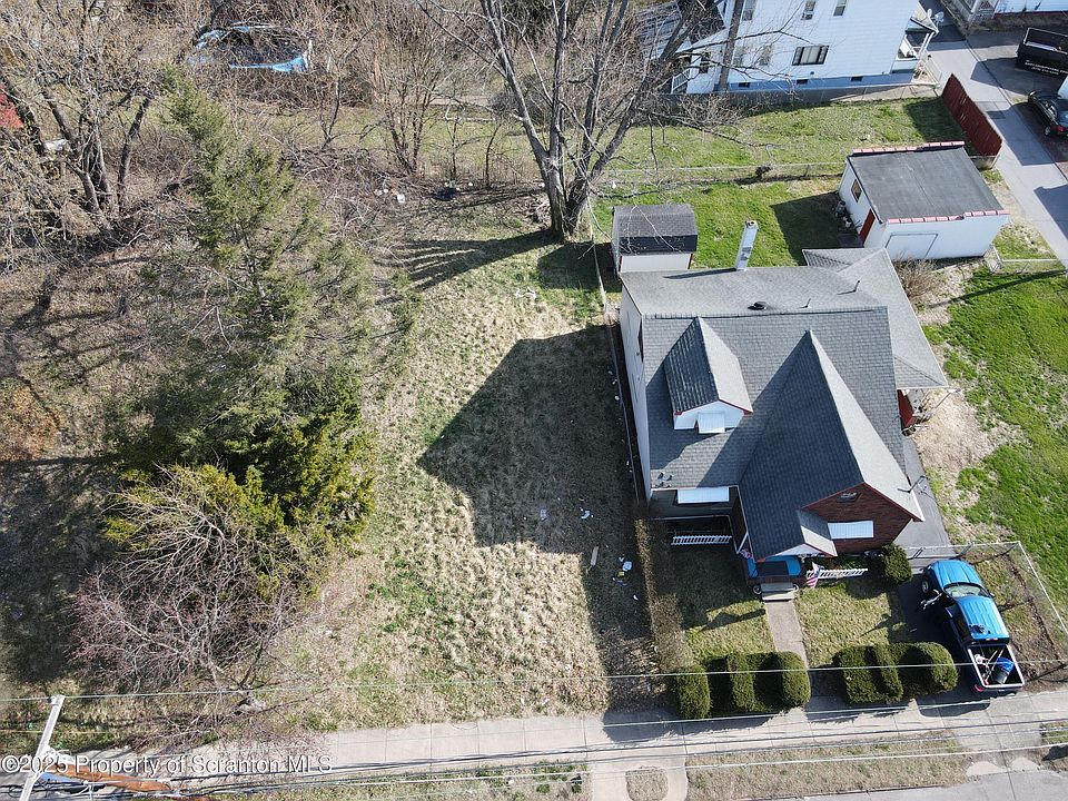 2nd image of 284 Blackman St