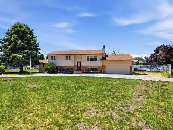2nd image of 1071 Timpview Dr