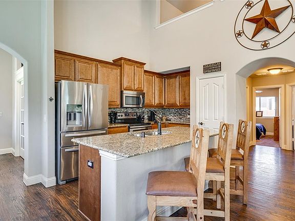 4th image of 517 Amber Ln