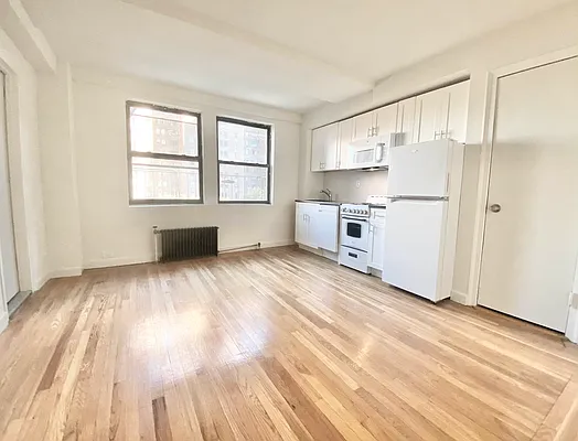 Rented by Bond New York | media 27