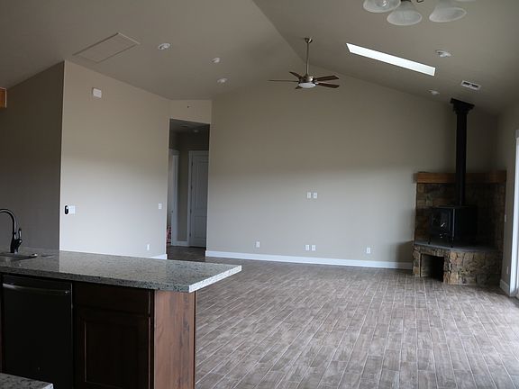 3rd image of 9133 Hayfield Dr