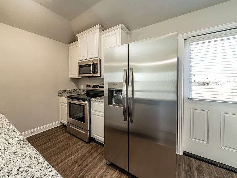 6406 Rienzi Dr — Photo 6