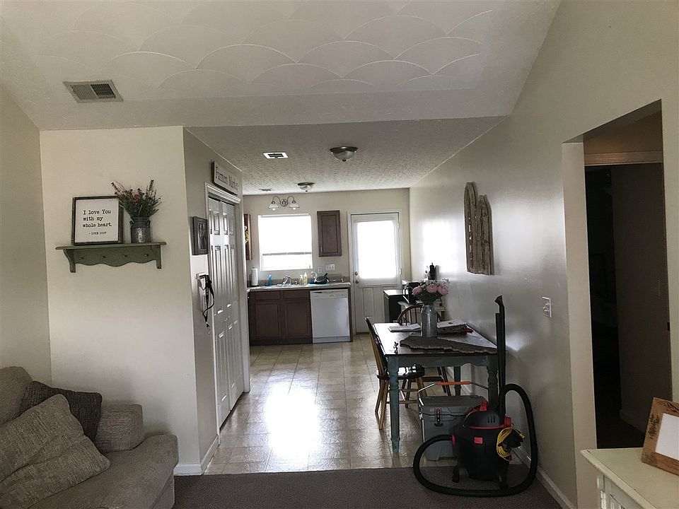 2nd image of 118 Susannah Ave