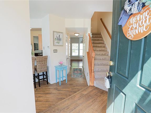 3rd image of 2927 Queensland Dr
