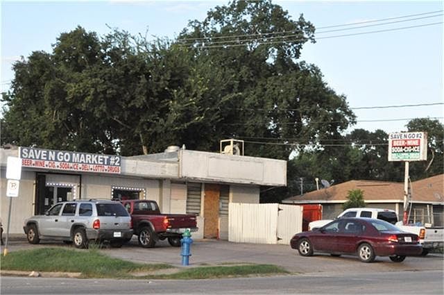 2nd image of 3577 Yellowstone Blvd