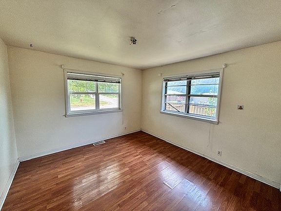 5th image of 259 Redbud Ln