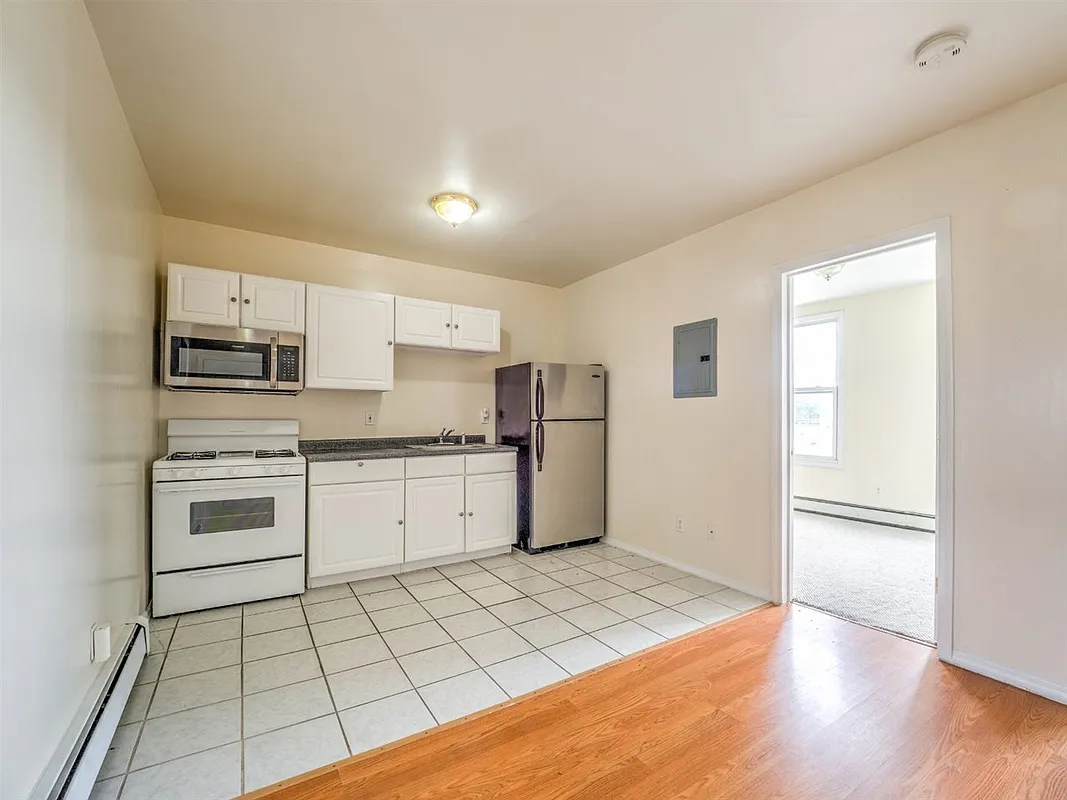 135 Cambridge Avenue 3