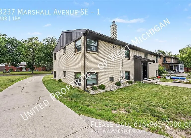 3237 Marshall Ave SE #1 — Photo 2