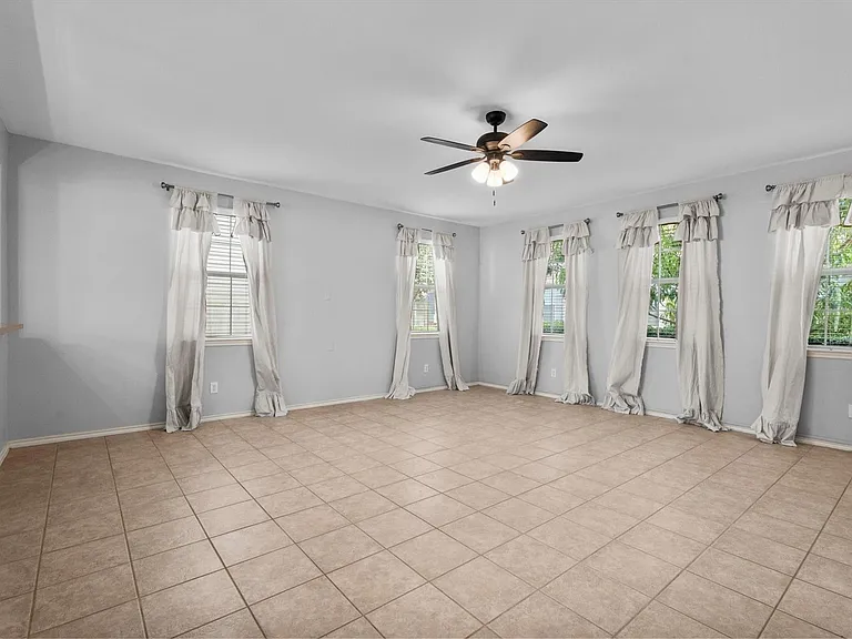 2131 Kemah Village Dr — Photo 9