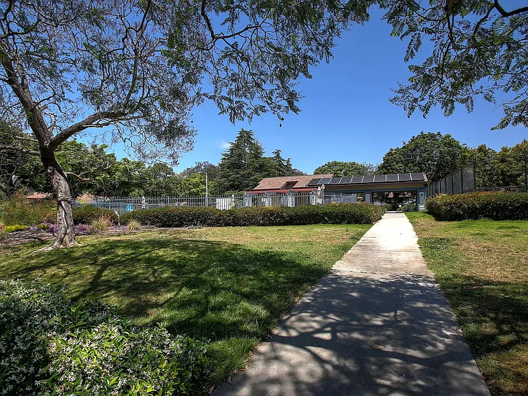 5341 Traci Dr — Photo 9