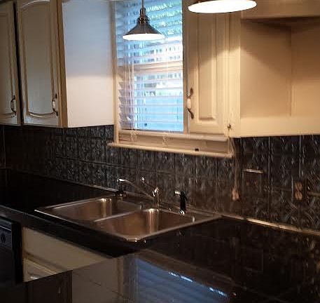 kitchen showing sink