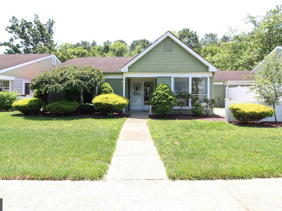1st image of 680 Huntington Dr