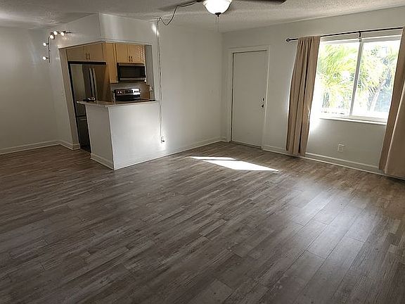 2nd image of 3061 NE 49th St