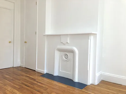 Rented by Premier Metro Realty Corp | media 6