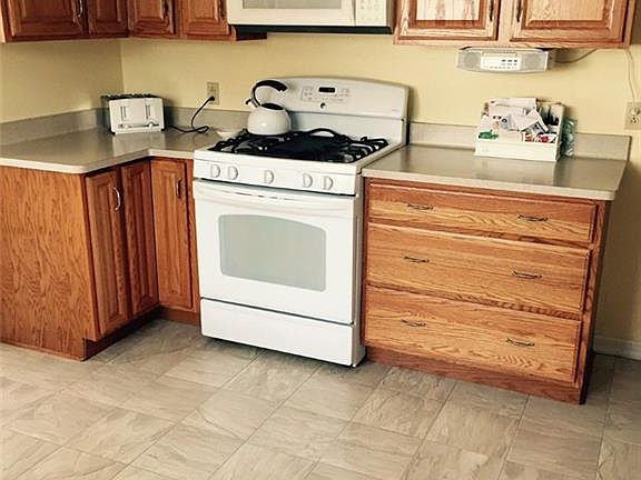 4th image of 15 Wintergreen Pl