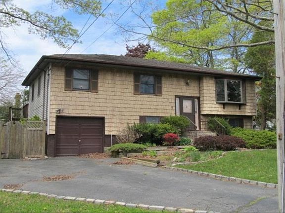 3rd image of 118 Abbott Ave