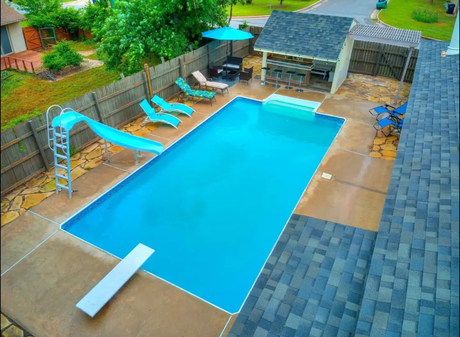 Beautiful home with pool hot tub and King beds — Photo 1